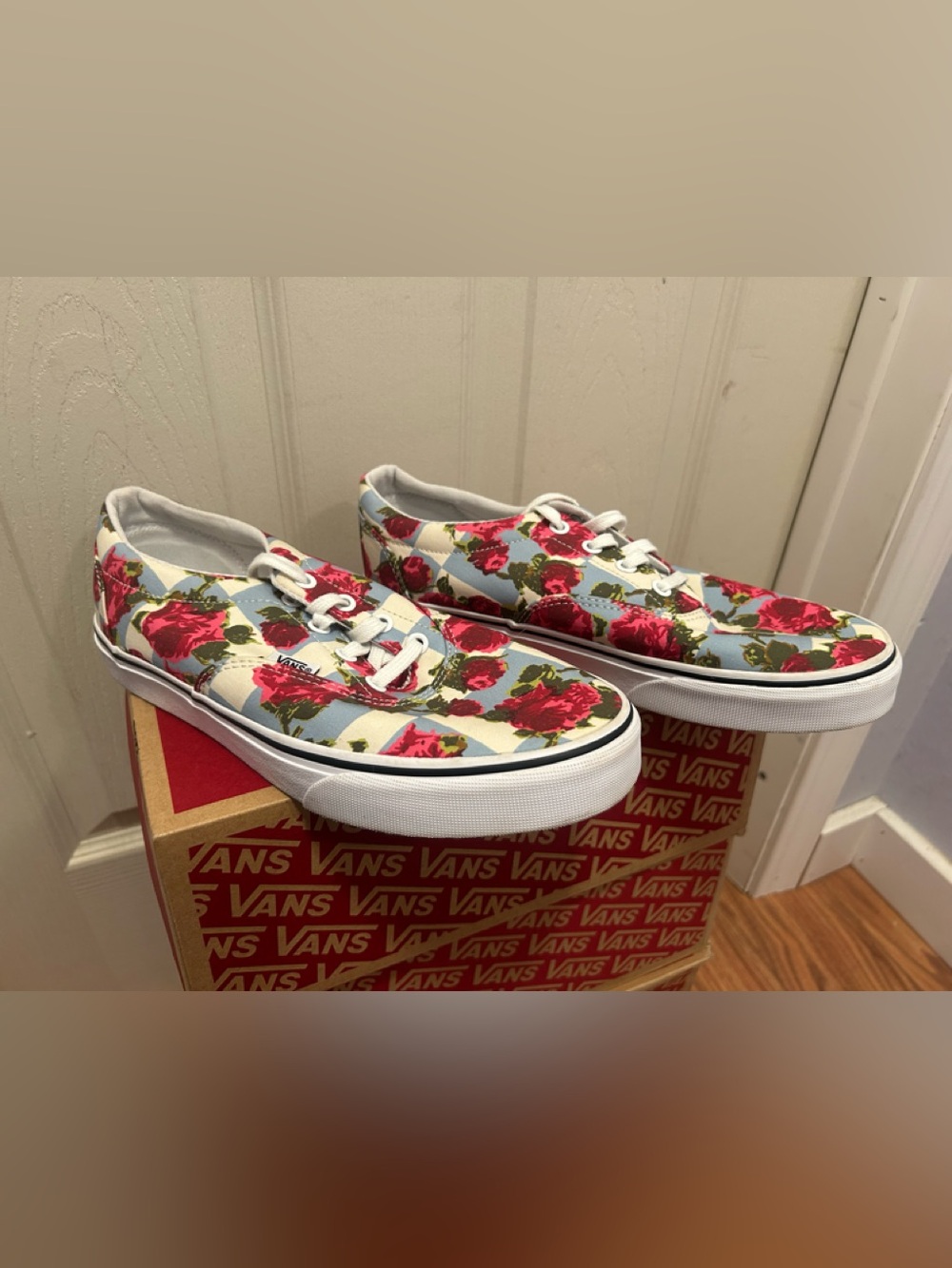 VANS Off The Wall Floral Pink Roses Canvas Sneakers Size 9.5 Worn Once
